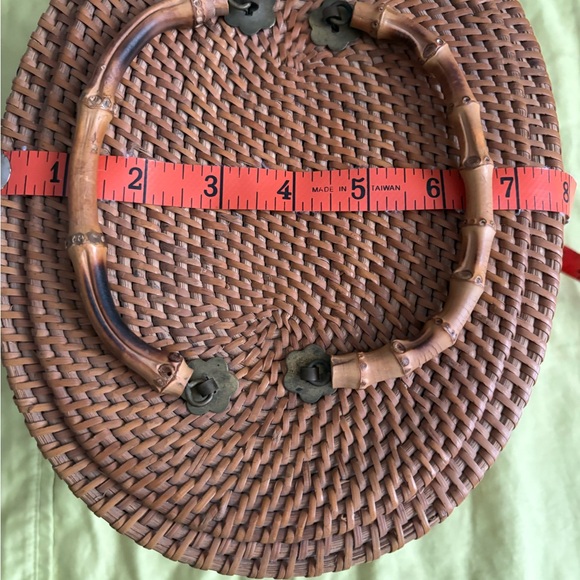 Vintage basket handbag/sewing or knitting basket all flaws are shown in pictures - Picture 12 of 13